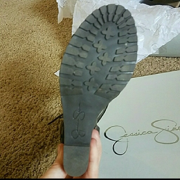 Jessica Simpson heels - Picture 2 of 3